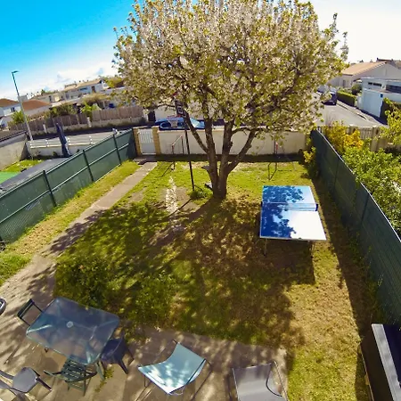 Vue Sur Jardin Proche Du Pont De L'ile De Re