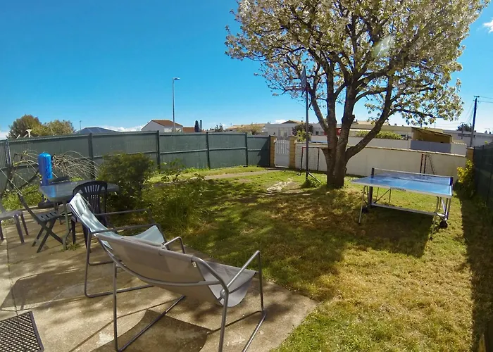 Vue Sur Jardin Proche Du Pont De L'ile De Re *